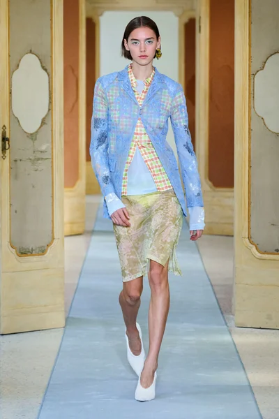 Look 1